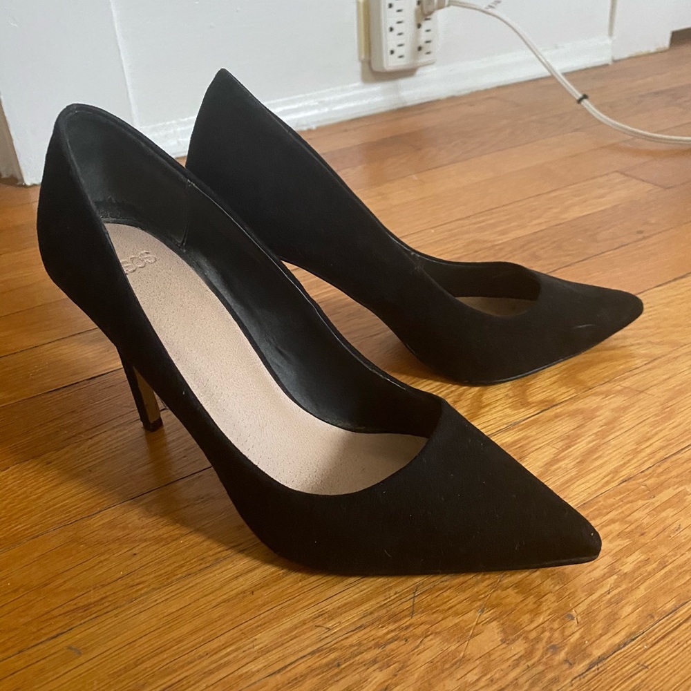 Pointed Toe Black Suede Heels